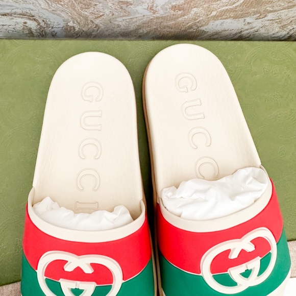 New! Gucci Rubber Web Interlocking G Slide Sandals - Picture 2 of 9